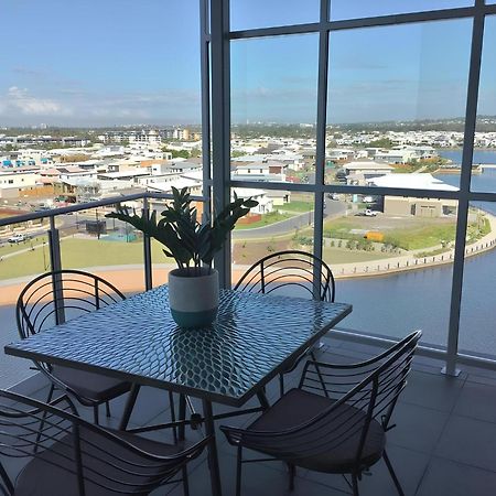 Hotel Salt At Oceanside Kawana Waters Exterior foto