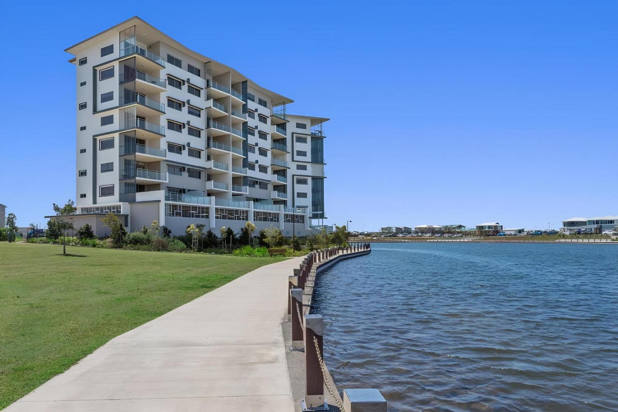 Hotel Salt At Oceanside Kawana Waters Exterior foto