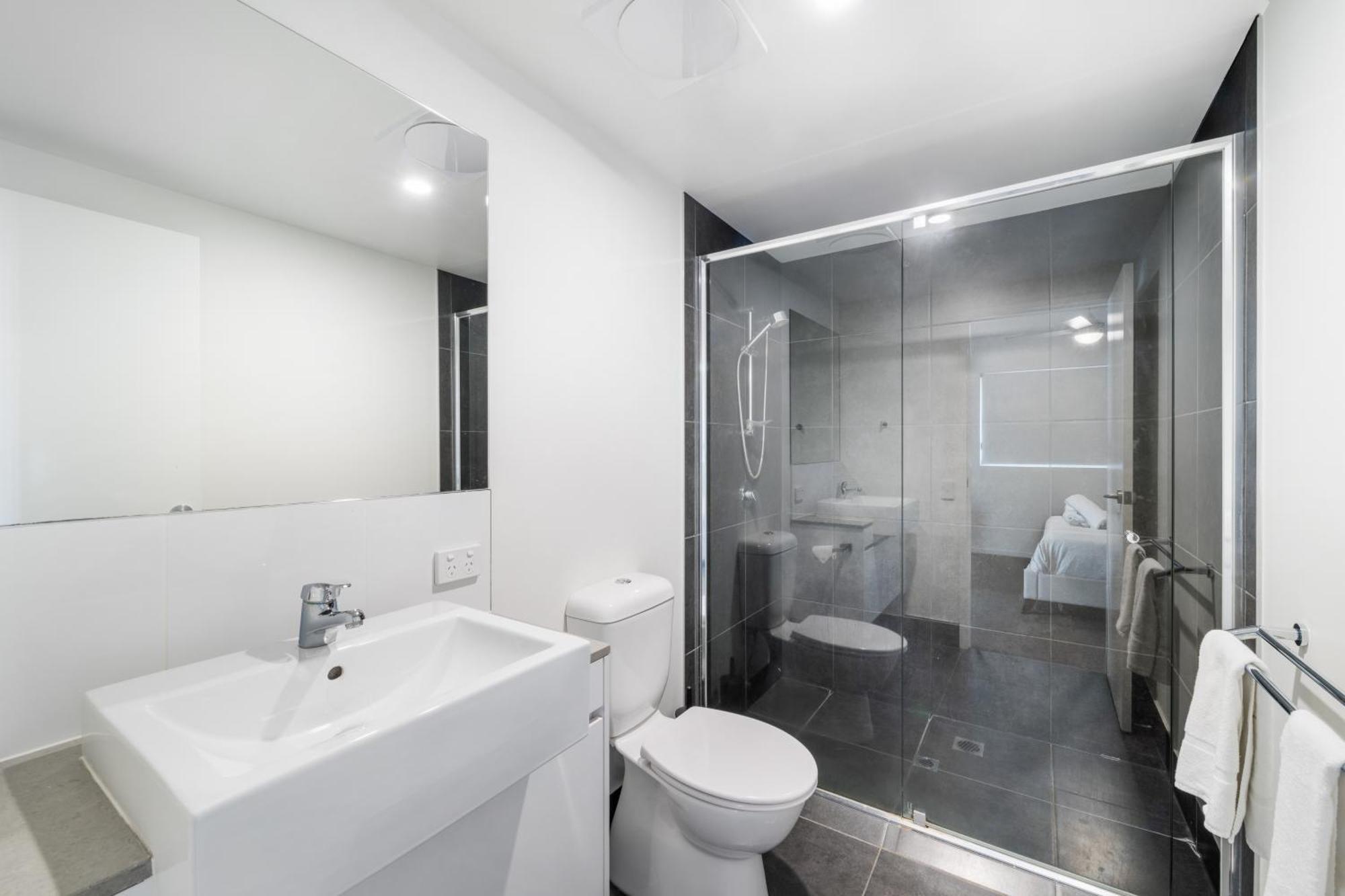 Hotel Salt At Oceanside Kawana Waters Exterior foto