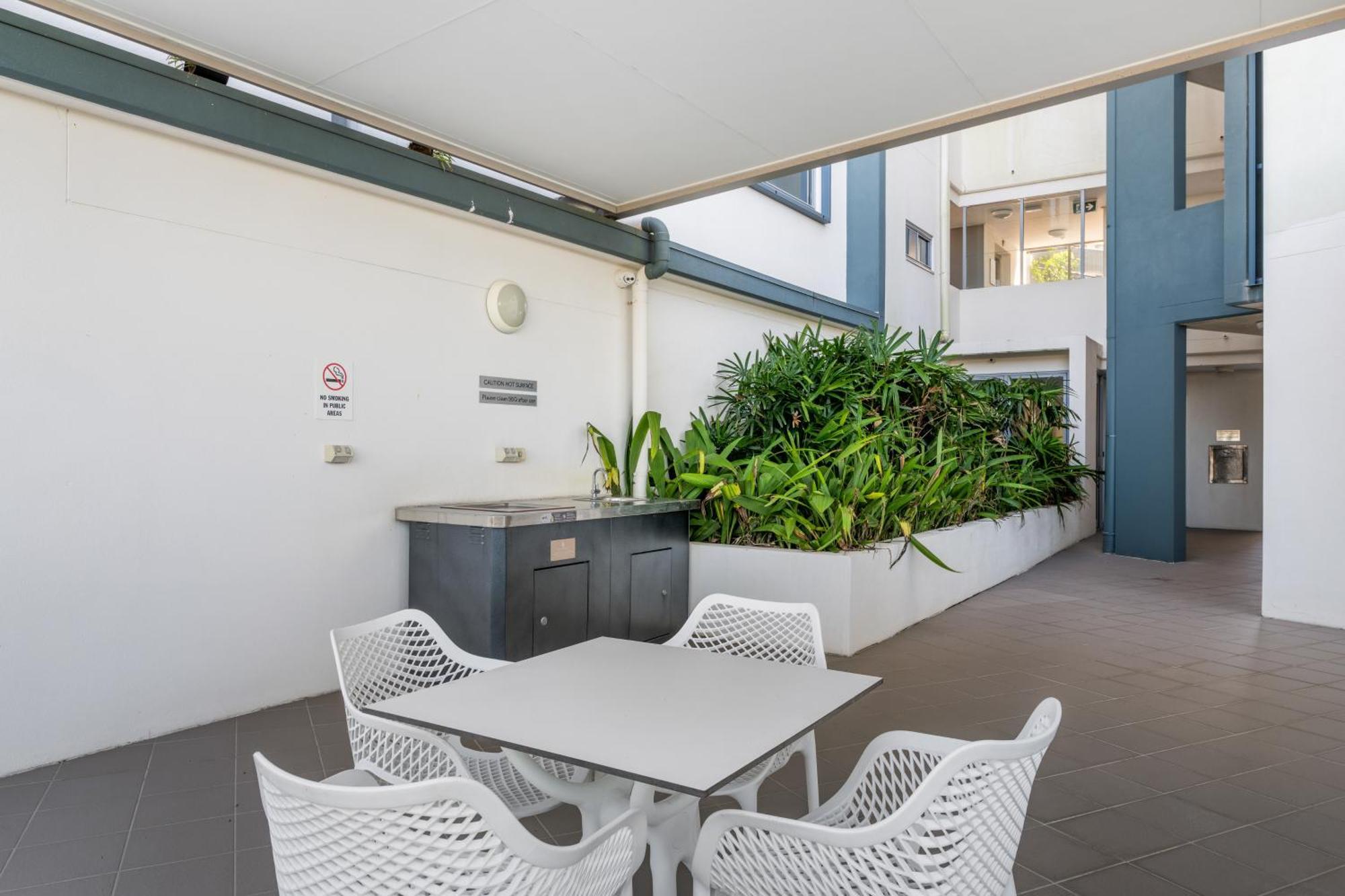 Hotel Salt At Oceanside Kawana Waters Exterior foto